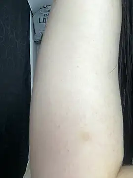 Snapshot of Briana_Hottt chatting on June 6, 10:37 pm Briana Hottt online show from June 6, 10:37 pm