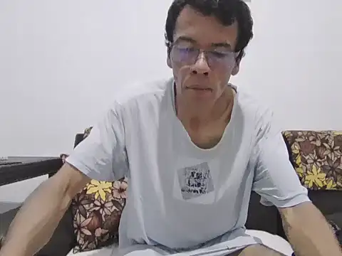 skinnylatino51 online show from October 23, 11:47 pm