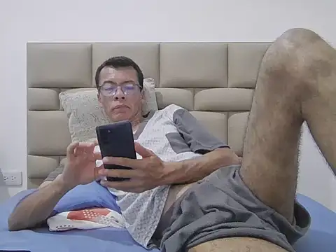 skinnylatino51 online show from November 19, 12:43 am