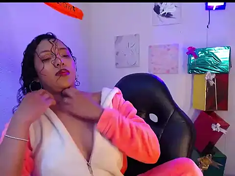 Snapshot of warisg__ chatting on November 14, 9:35 am warisg online show from November 14, 9:35 am