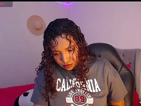 Snapshot of warisg__ chatting on November 6, 7:45 am warisg online show from November 6, 7:45 am