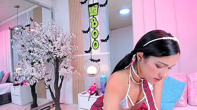 EmmaWilliam1 online show from October 4, 6:48 am