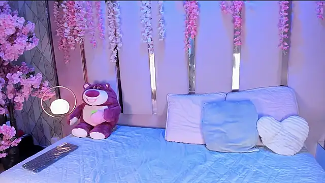 EmmaWilliam1 online show from April 15, 5:24 am