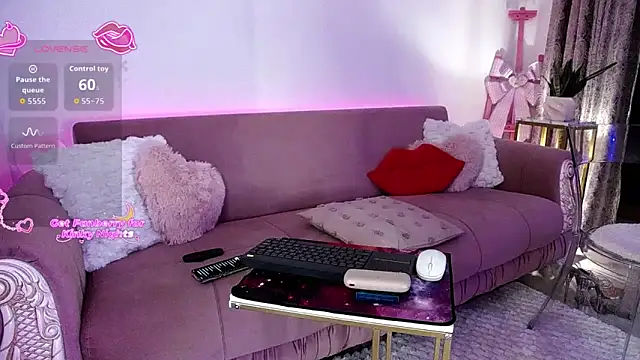 oliviathea online show from November 2, 7:30 pm