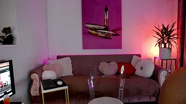 oliviathea online show from February 6, 2:07 am