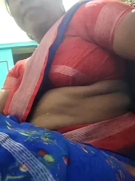 Snapshot of papukurty chatting on February 23, 1:44 pm papukurty online show from February 23, 1:44 pm