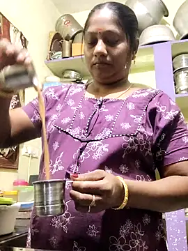 Snapshot of papukurty chatting on May 18, 1:39 am papukurty online show from May 18, 1:39 am