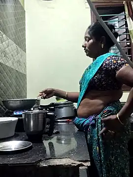 Snapshot of papukurty chatting on February 7, 2:08 am papukurty online show from February 7, 2:08 am