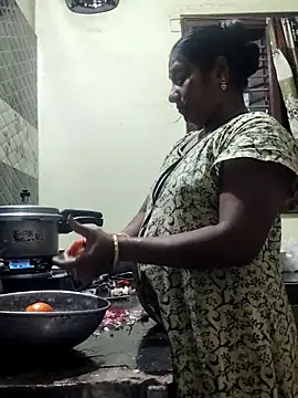 Snapshot of papukurty chatting on May 27, 1:57 am papukurty online show from May 27, 1:57 am