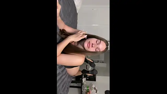 franzeva online show from May 1, 11:43 pm