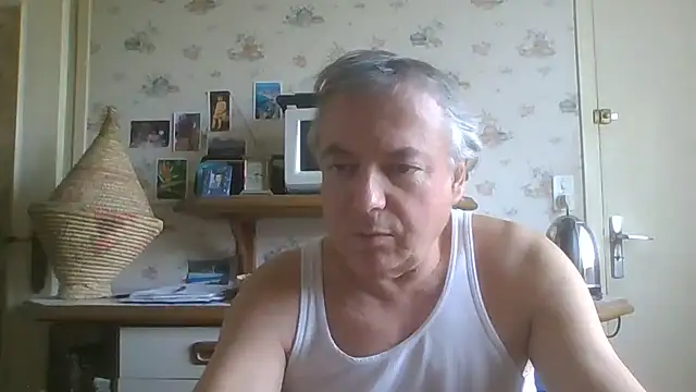 Snapshot of gegevincent chatting on April 23, 12:29 pm gegevincent online show from April 23, 12:29 pm