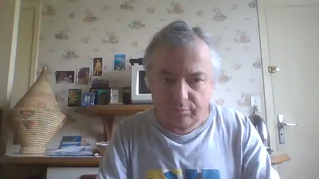 Snapshot of gegevincent chatting on June 1, 9:09 am gegevincent online show from June 1, 9:09 am