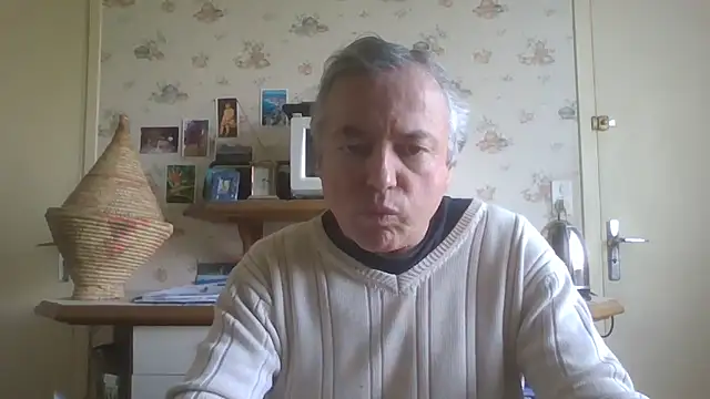 Snapshot of gegevincent chatting on April 26, 10:56 am gegevincent online show from April 26, 10:56 am