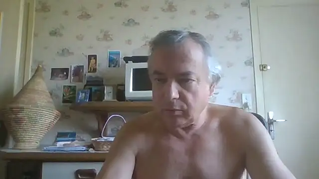 Snapshot of gegevincent chatting on June 18, 8:46 am gegevincent online show from June 18, 8:46 am