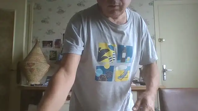 Snapshot of gegevincent chatting on June 8, 9:54 am gegevincent online show from June 8, 9:54 am