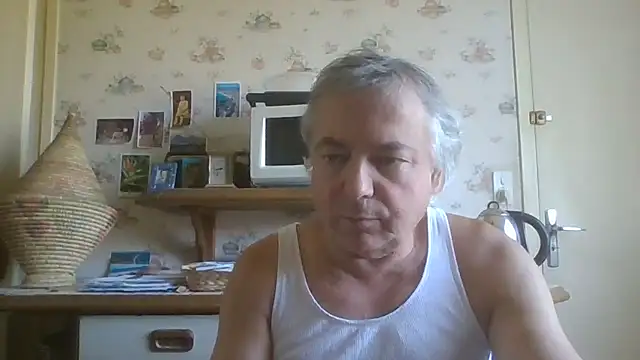 Snapshot of gegevincent chatting on July 6, 9:27 am gegevincent online show from July 6, 9:27 am