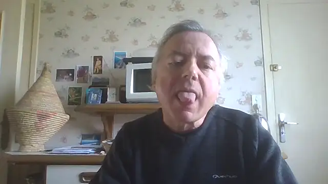 Snapshot of gegevincent chatting on April 21, 10:55 am gegevincent online show from April 21, 10:55 am