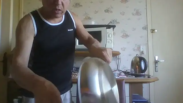 Snapshot of gegevincent chatting on June 14, 10:27 am gegevincent online show from June 14, 10:27 am
