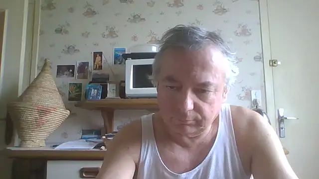 Snapshot of gegevincent chatting on April 28, 12:42 pm gegevincent online show from April 28, 12:42 pm