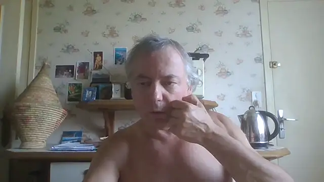 Snapshot of gegevincent chatting on June 20, 12:43 pm gegevincent online show from June 20, 12:43 pm