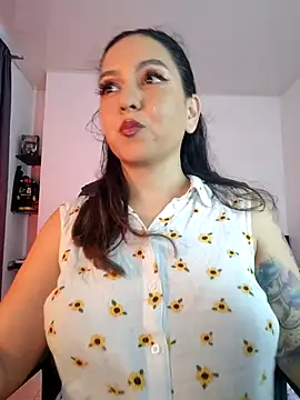 Abbyjoness21 online show from October 3, 7:37 pm