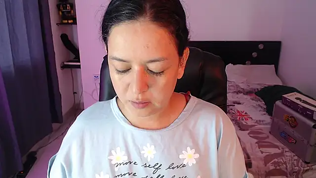 Abbyjoness21 online show from October 16, 1:08 pm