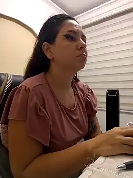 Snapshot of Abbyjoness21 chatting on October 27, 10:11 pm Abbyjoness21 online show from October 27, 10:11 pm