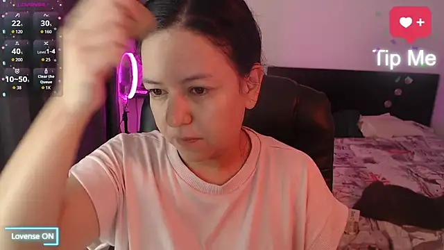 Snapshot of Abbyjoness21 chatting on November 11, 10:21 am Abbyjoness21 online show from November 11, 10:21 am