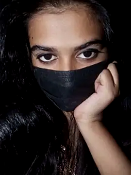 umairahaasan 1 online show from November 18, 10:29 am