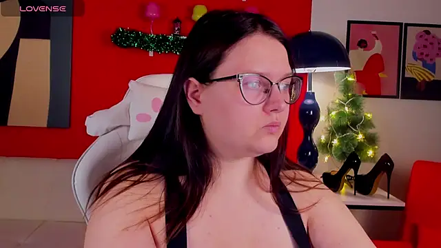 HelenDanvers online show from December 16, 9:57 am