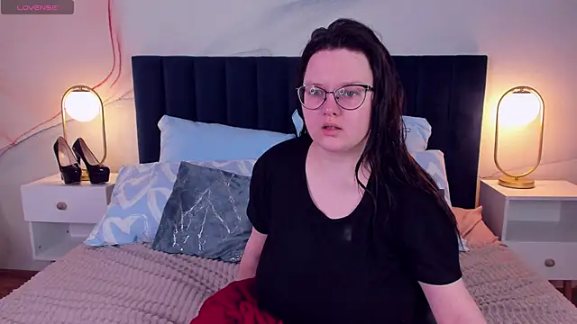 HelenDanvers online show from November 30, 2:45 am