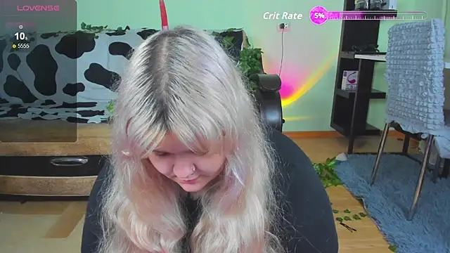 Snapshot of _CandyM1lky_ chatting on September 12, 6:46 am CandyM1lky online show from September 12, 6:46 am