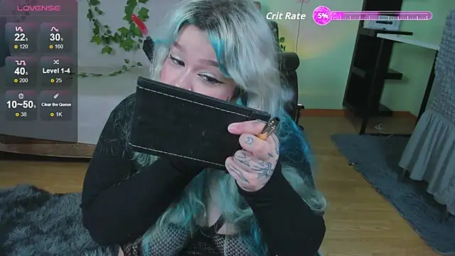 Snapshot of _CandyM1lky_ chatting on October 7, 7:09 am CandyM1lky online show from October 7, 7:09 am