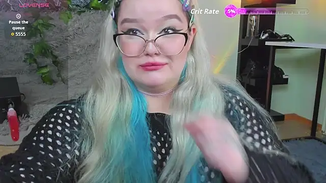 Snapshot of _CandyM1lky_ chatting on November 10, 7:24 am CandyM1lky online show from November 10, 7:24 am