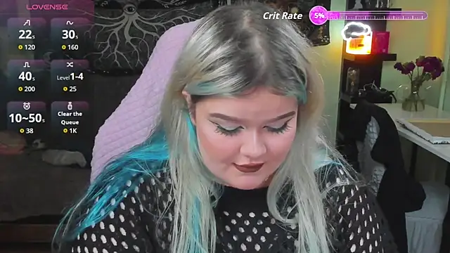 Snapshot of _CandyM1lky_ chatting on November 6, 6:28 am CandyM1lky online show from November 6, 6:28 am