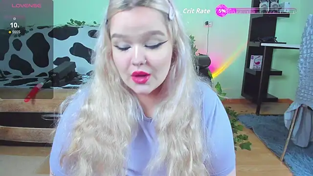 Snapshot of _CandyM1lky_ chatting on September 11, 6:24 am CandyM1lky online show from September 11, 6:24 am