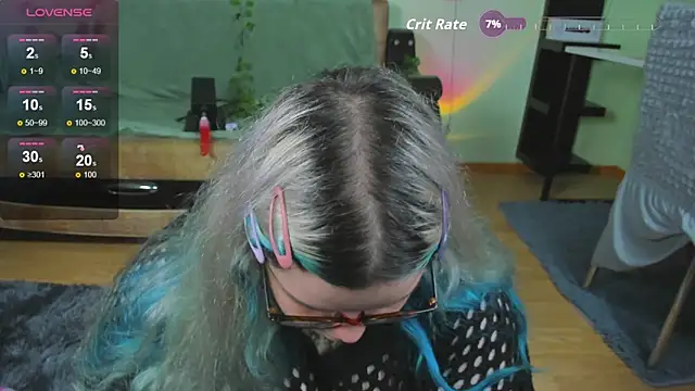 Snapshot of _CandyM1lky_ chatting on October 13, 8:38 am CandyM1lky online show from October 13, 8:38 am