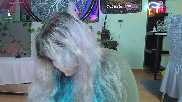 Snapshot of _CandyM1lky_ chatting on November 26, 6:35 am CandyM1lky online show from November 26, 6:35 am