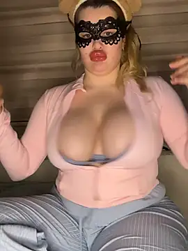 aydabella7777 online show from May 1, 10:15 pm