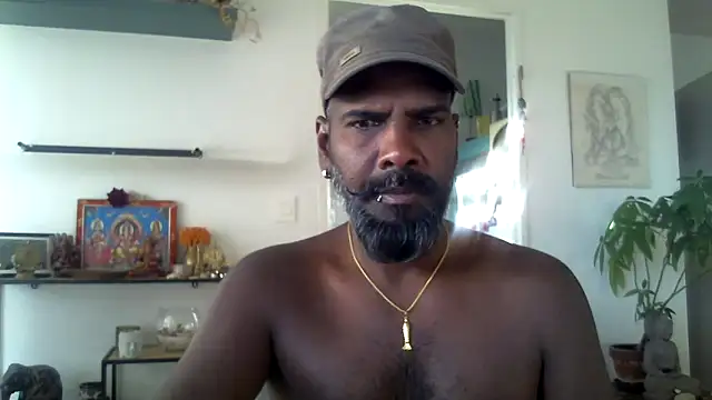 Snapshot of frenchblackc31 chatting on October 16, 4:04 pm frenchblackc31 online show from October 16, 4:04 pm