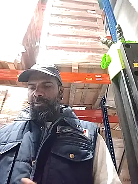 Snapshot of frenchblackc31 chatting on November 17, 10:52 am frenchblackc31 online show from November 17, 10:52 am