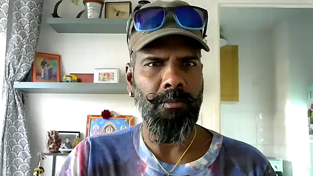 Snapshot of frenchblackc31 chatting on November 16, 3:06 pm frenchblackc31 online show from November 16, 3:06 pm