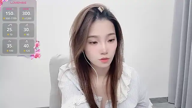 Snapshot of yuyu_77 chatting on October 28, 12:59 pm yuyu 77 online show from October 28, 12:59 pm