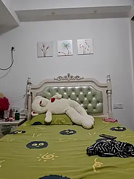 defgghj online show from October 10, 3:02 pm