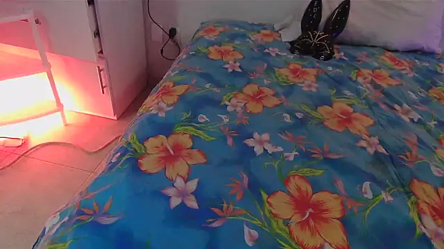 SatiroyNinfa online show from April 8, 10:00 pm