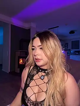 Snapshot of OriannaFox chatting on December 17, 9:09 pm OriannaFox online show from December 17, 9:09 pm