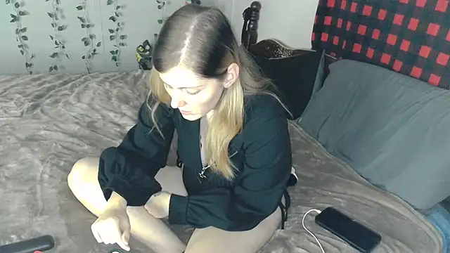 XxMidnightMysteryxX online show from November 11, 2:50 am