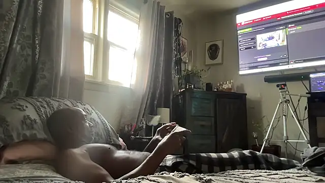 sexyred77713 online show from February 11, 9:36 pm