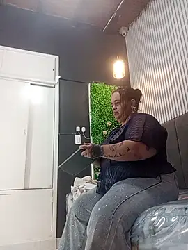 OneLustyBBW online show from April 25, 11:35 am
