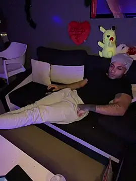 1Richrichard1 online show from July 18, 10:51 pm
